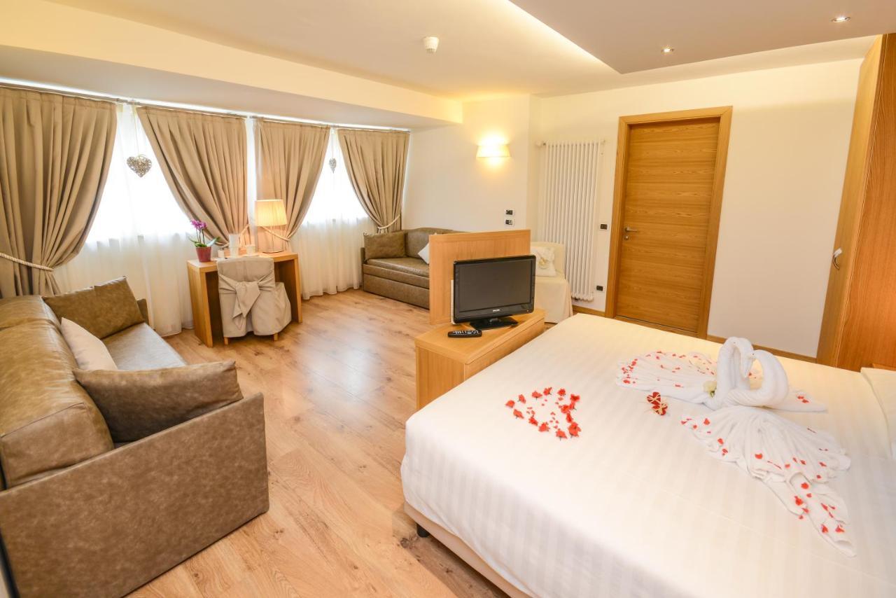 Hotel Corona Pinzolo Εξωτερικό φωτογραφία