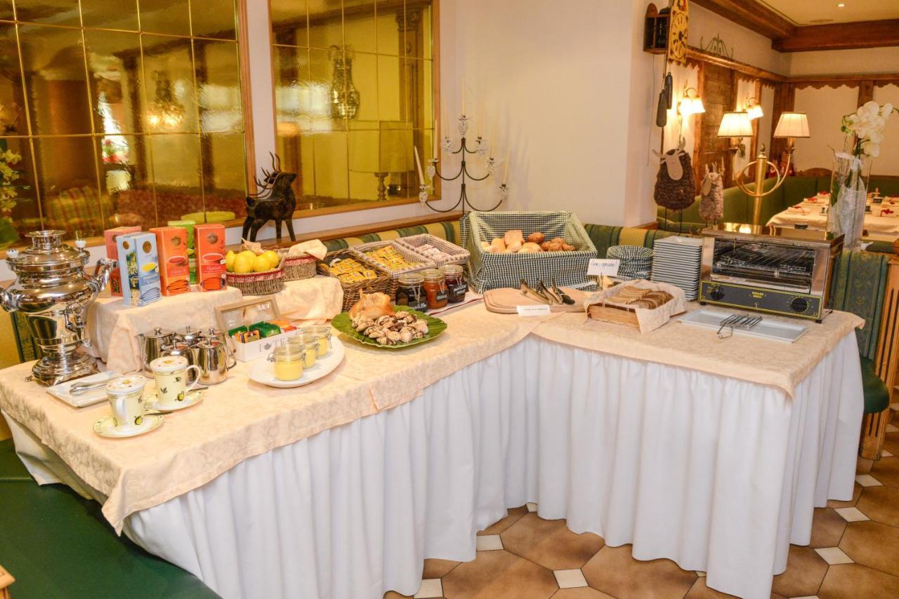 Hotel Corona Pinzolo Εξωτερικό φωτογραφία