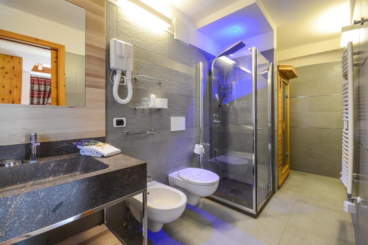 Hotel Corona Pinzolo Εξωτερικό φωτογραφία