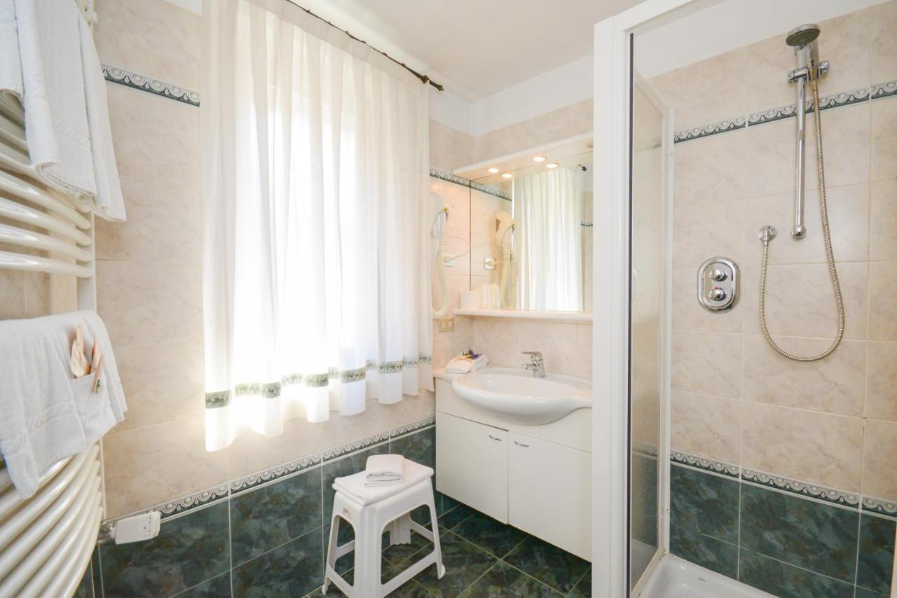 Hotel Corona Pinzolo Εξωτερικό φωτογραφία