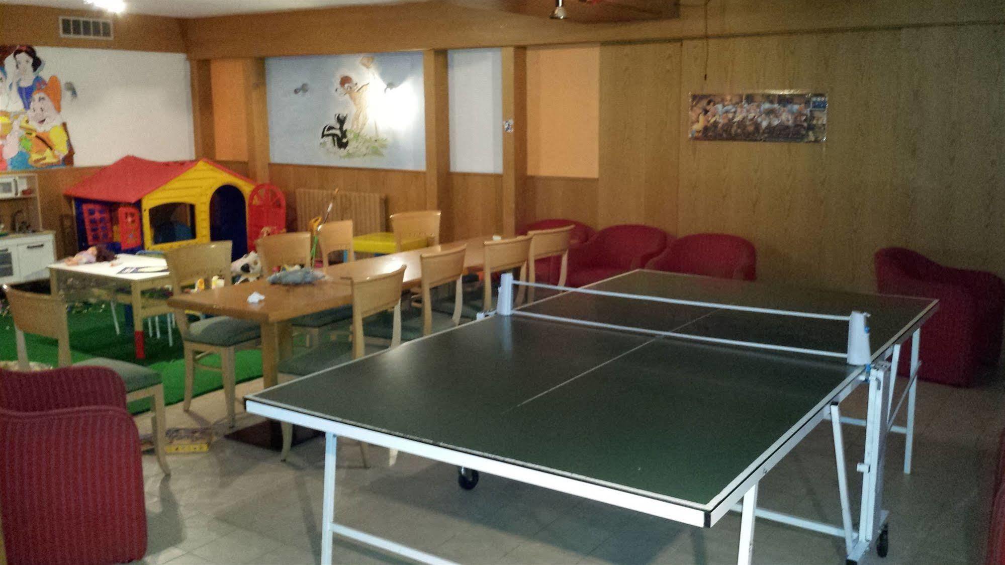 Hotel Corona Pinzolo Εξωτερικό φωτογραφία
